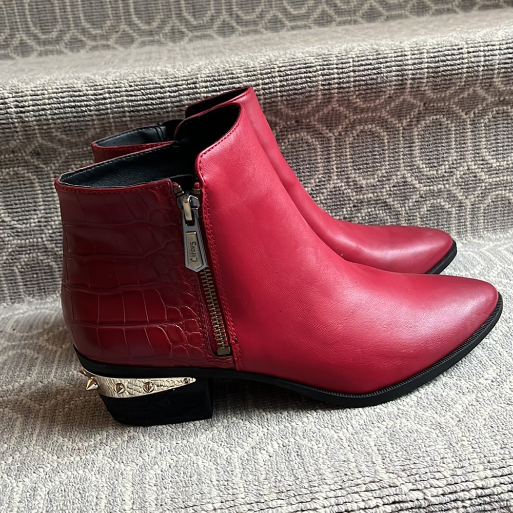 Circus by Sam Edelman Red Booties NWOT with Spike and Croc, Side Zip, Size 8.5